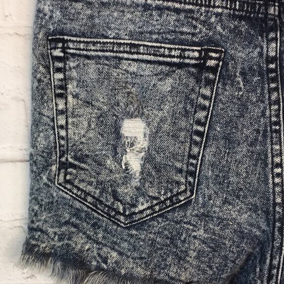 Love Culture Distressed Blue Jean Denim Shorts Size Medium (Juniors)‎ - Picture 6 of 10